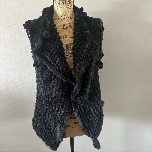 Dolce Cabo Faux Fur Vest‎ - Picture 1 of 10
